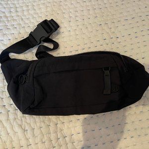 LULULEMON BLACK FANNY PACK | LIKE NEW